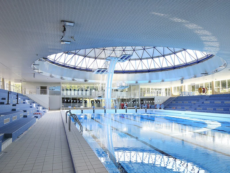 Piscine Le Dôme, Saint-Germain-en-Laye — bassin olympique sous la coupole
